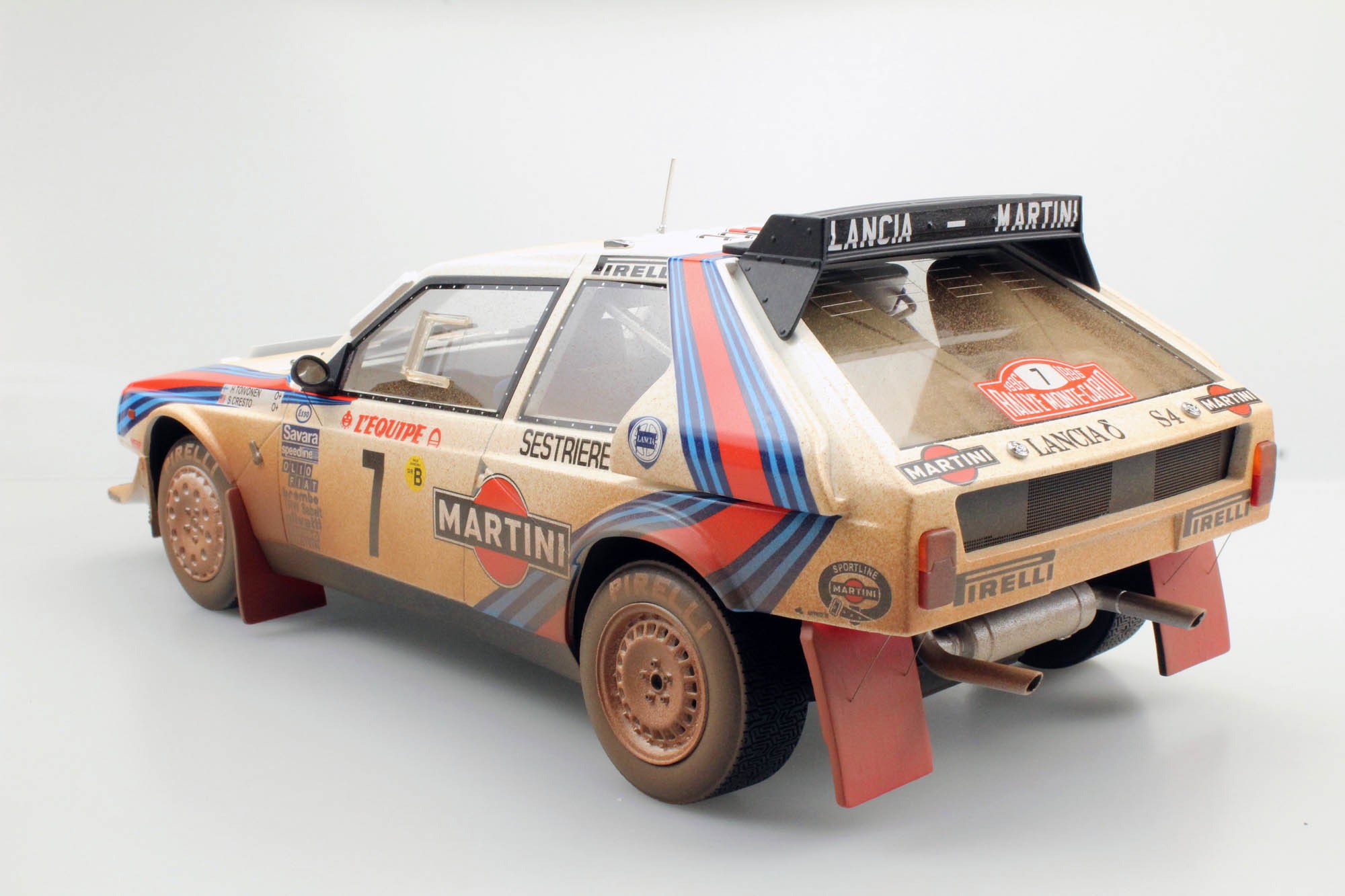 Lancia Delta s4 Rally car